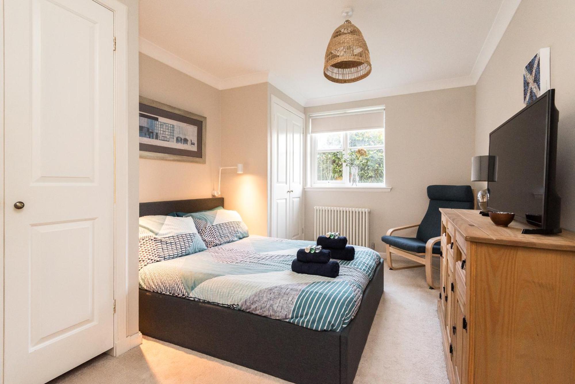 Cosy Roseburn Apartment, Edinburgh - 2 Bedrooms, Free Parking מראה חיצוני תמונה