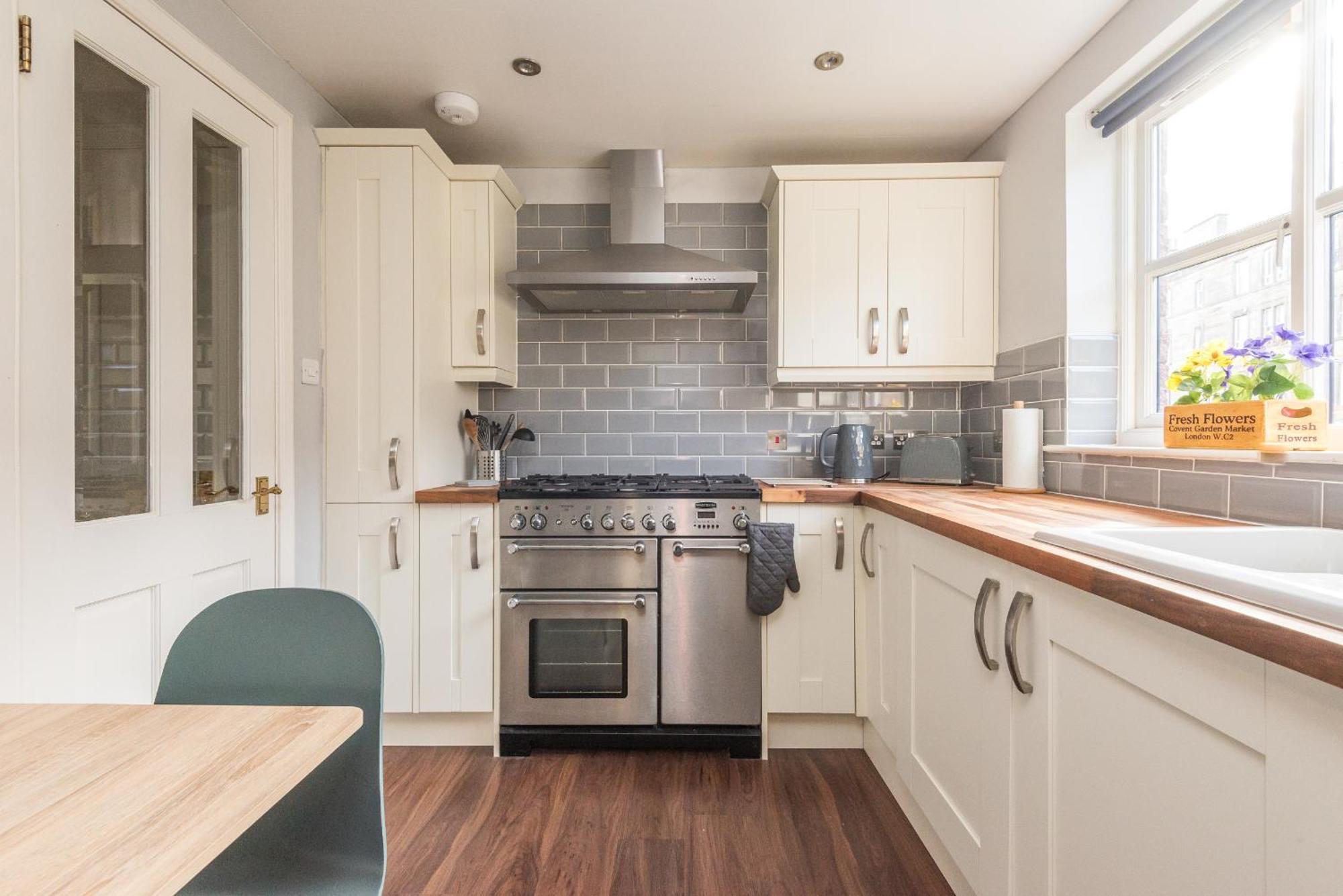 Cosy Roseburn Apartment, Edinburgh - 2 Bedrooms, Free Parking מראה חיצוני תמונה